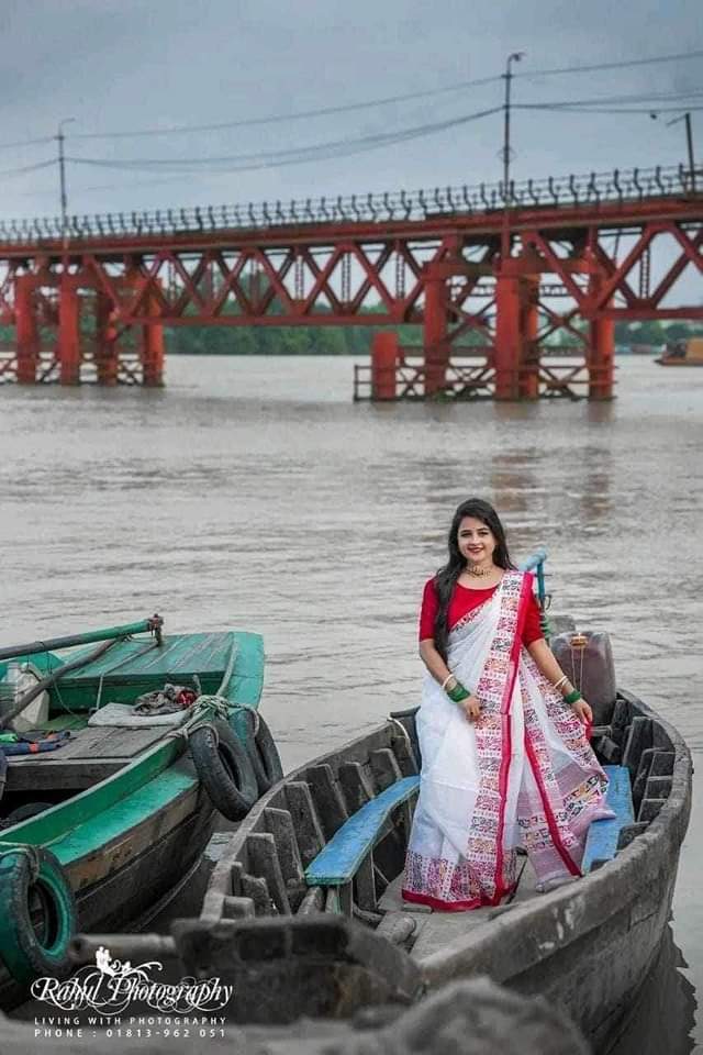Half Silk Tangail Saree - White color saree with Red Par - Perfect For All Seasons and Occasions. 