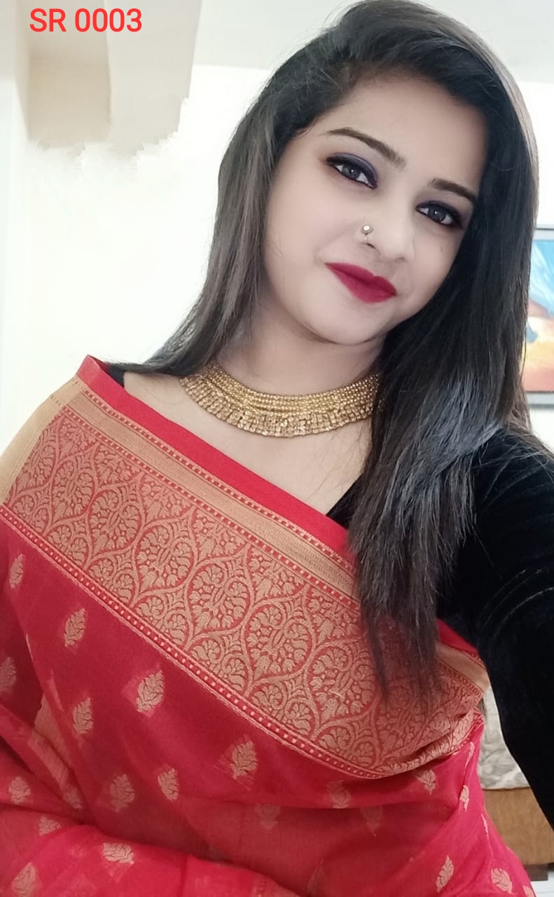 Tangail Tat মহিলাদের জন্য লাল এবং বিস্কুট রঙের সিল্ক স্টাইলিশ শাড়ি. 