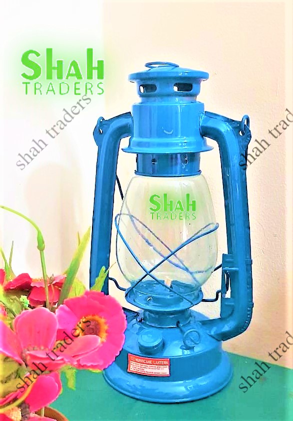 Hurricane Lantern Lamp Vintage Style Kerosene Lamp Classic Retro Oil Lamp Kerosene Citronella  Lamp Classic. 