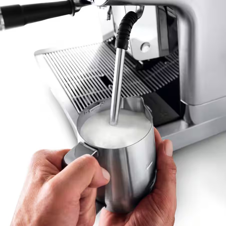 De'Longhi EC9665.M La Specialista Maestro Espresso Coffee Machine. 