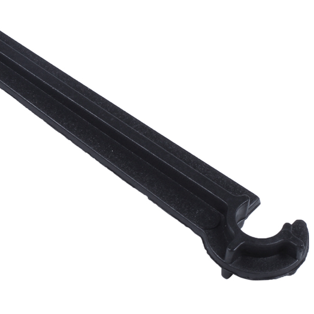 50Pcs C-Shaped Garden 4 / 7mm Drip Irrigation Pipe Bracket & 1 Pcs 30 Meter 1/4 Inch Blank Drip Irrigation Hose. 