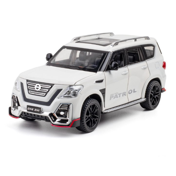 1:24 Nissan Patrol SUV Diecast Alloy Car CheZhi Luxurious Simulation Toy Vehicles Metal Car 6 Doors Open Model Car Sound Light Toys For Gift