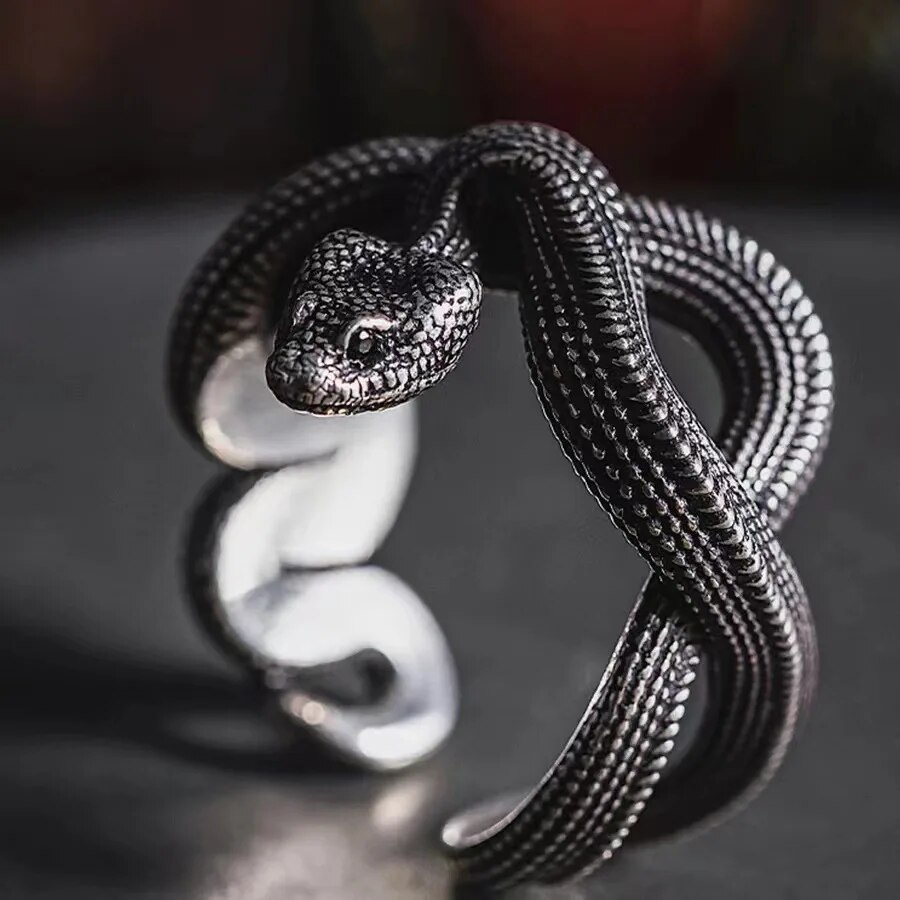 Vintage European and American New Python Ring Dark Punk Style Three Dimensional Snake Ring Snake Wrap Ring