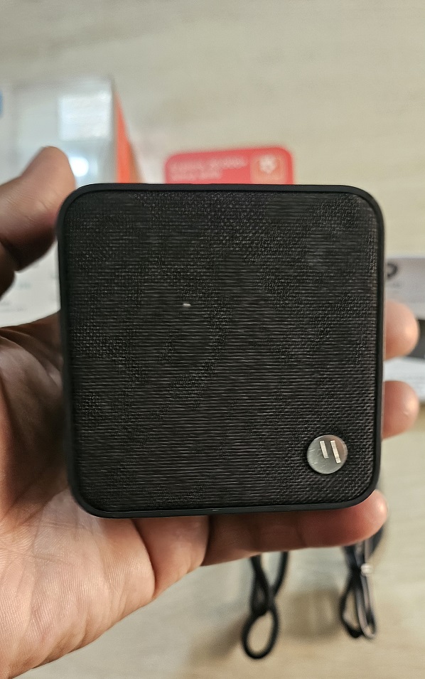 Sonic Boost 210 Bluetooth Speaker. 