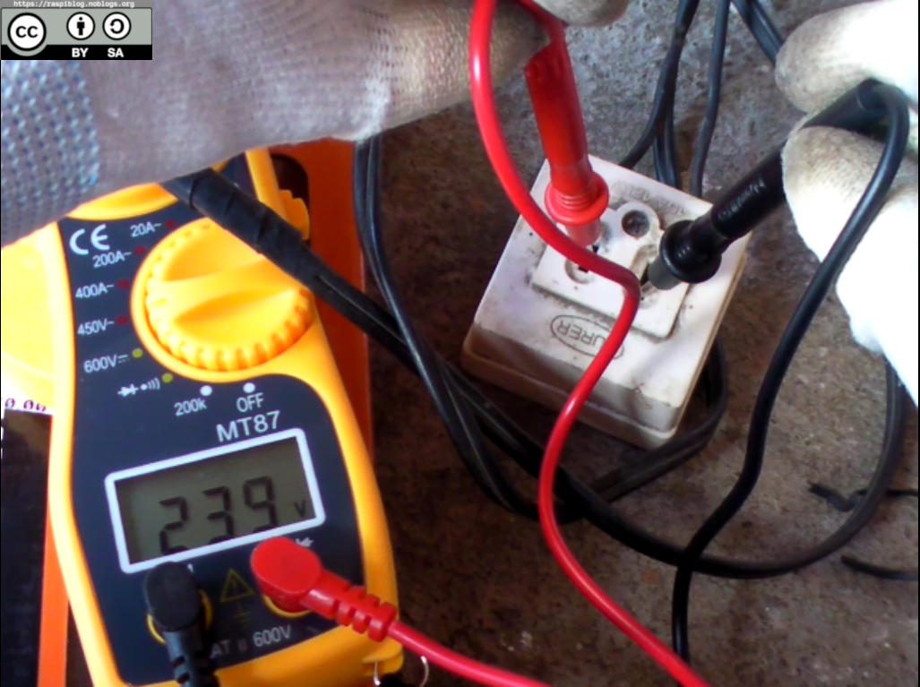 Digital Clamp Meter Multimeter AC/DC Ammeter Voltmeter Resistance Test - Original Model: MT87 - Versatile Testing Capability. 