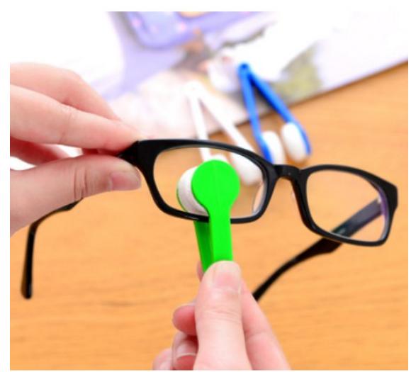 Microfiber Portable Eyeglass Spectacles Sunglass Lens Cleaner Brush Clip Specs Cleaning Tool With Key Hole Microfiber Cloth Handle Reading Glasses