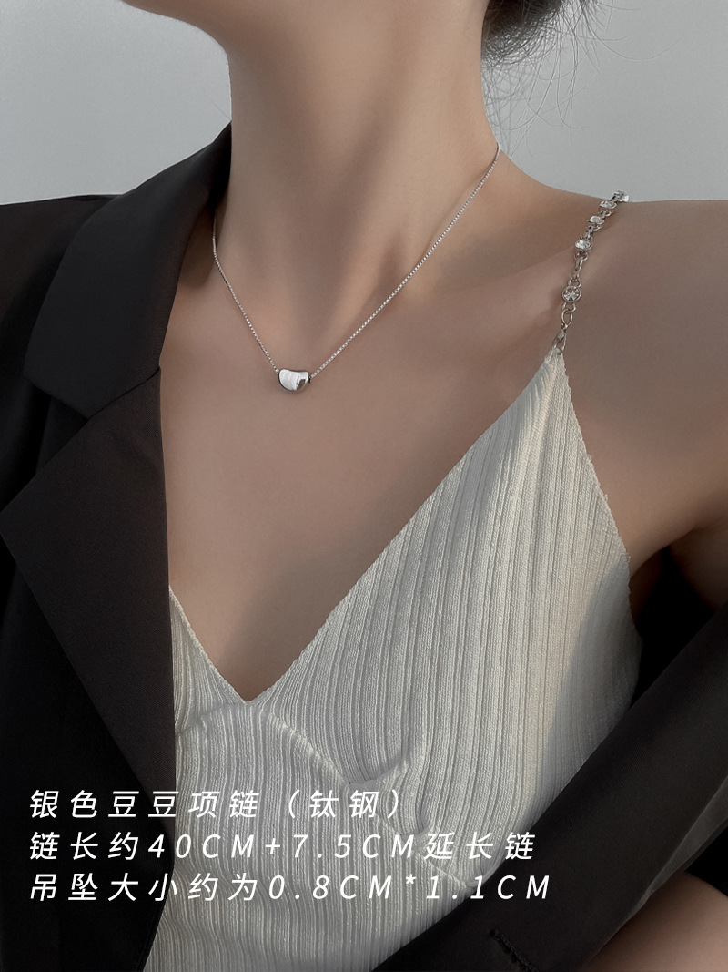Golden beanie titanium steel necklace women's niche design non-fading clavicle chain summer versatile internet celebrity accessories