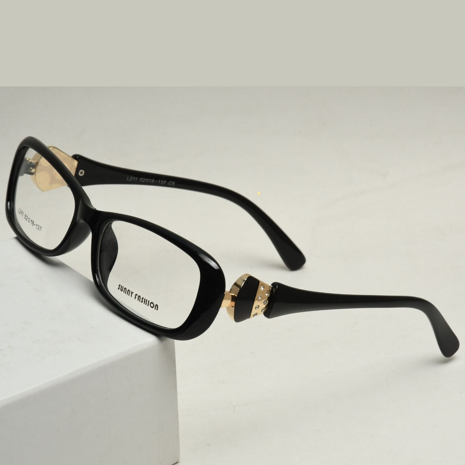 Sunny Fashion Oblong Shape Black Frame 2021 Cool Beautiful Look Fashionable trendy Optical Eyeglass-Frame for  Female. 