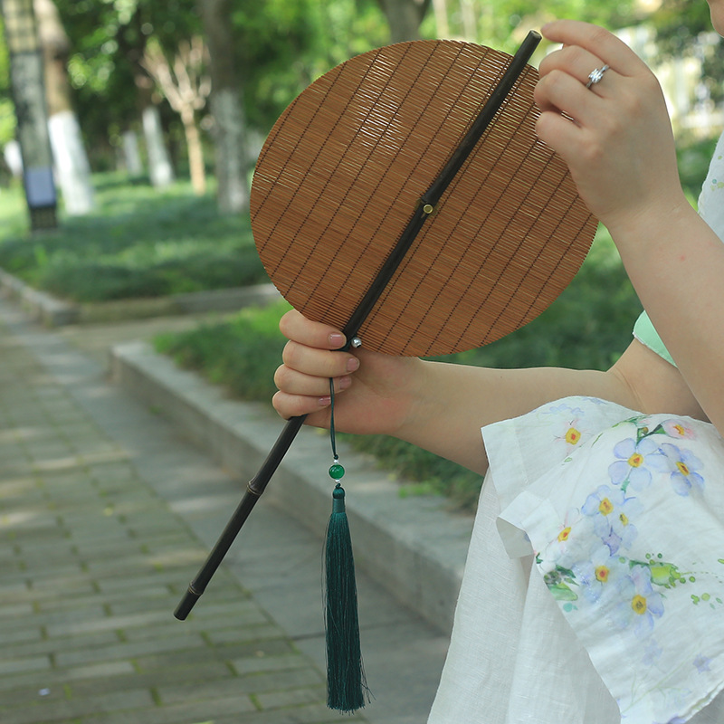 The ancient style purple bamboo waist fan Chinese wind roll fan can be folded and carried with you in summer with a handmade classical Chinese Hanfu fan
