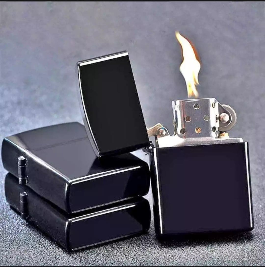 Zippo Refillable LighterBlack laitar