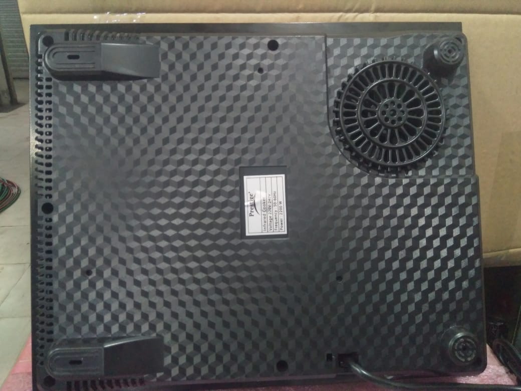 Prestige 2200 Watts Infrared Cooker Use Any Pot (Blue Magic / Black Berry) Eight Cooking Function Digital Display. 