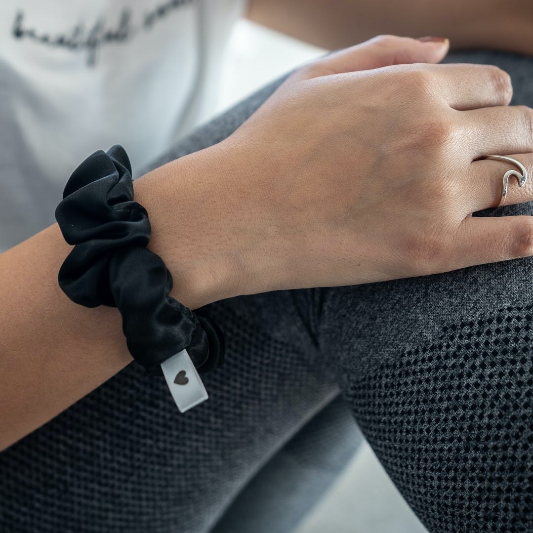 Hand Bracelet Hair Band Set of 10 Hair Accessories for Girls