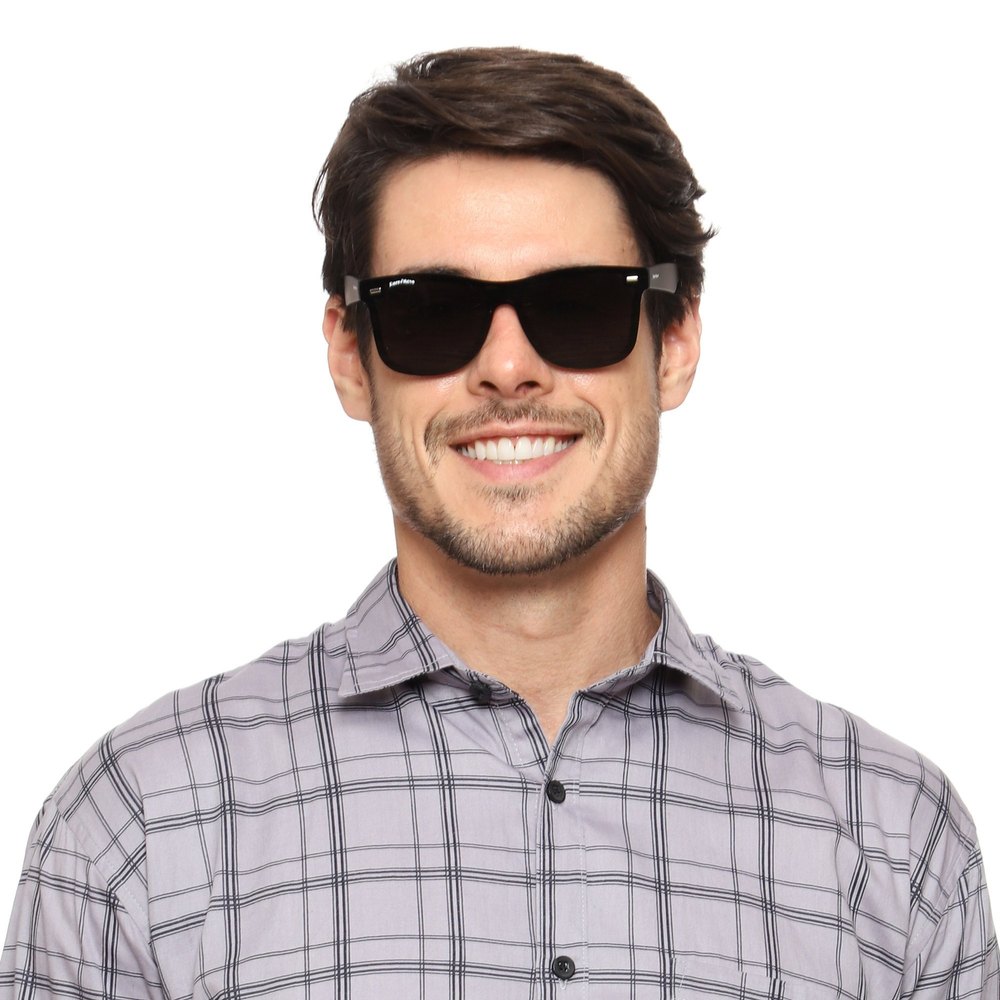 Stylish Black Ray Ban Polarized Sunglass for Men. 