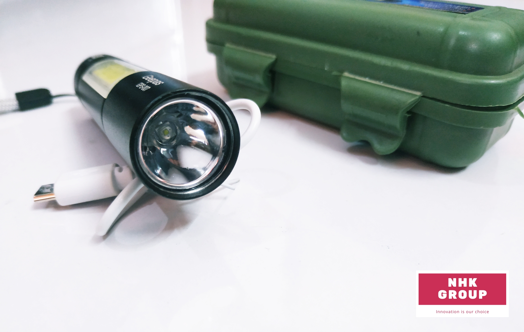 Geepas রিচার্জেবল উচ্চ শক্তি led টর্চ লাইট - torch light. 
