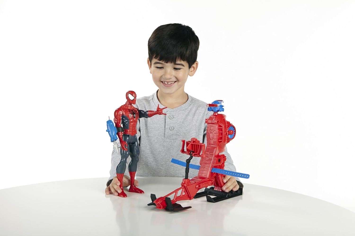 Hasbro A6747E27 Spider-Man Giant Action Figure with Spidercopter. 