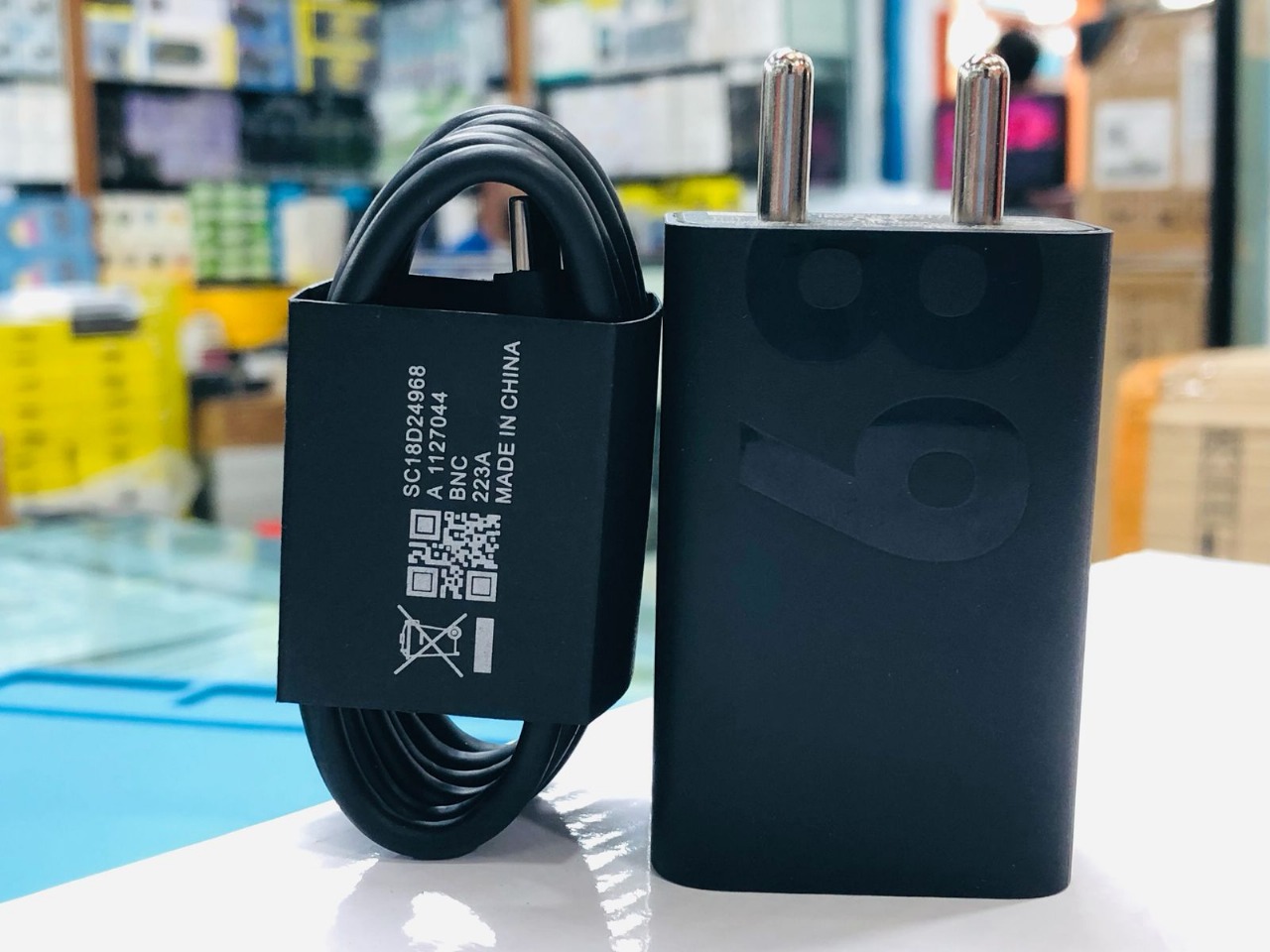 Motorola TurboPower 68W Charger USB-C PD Mains Wall Charger/Power Adapter with 1M 6.5A USB-C to USB-C Ultra Fast Cable