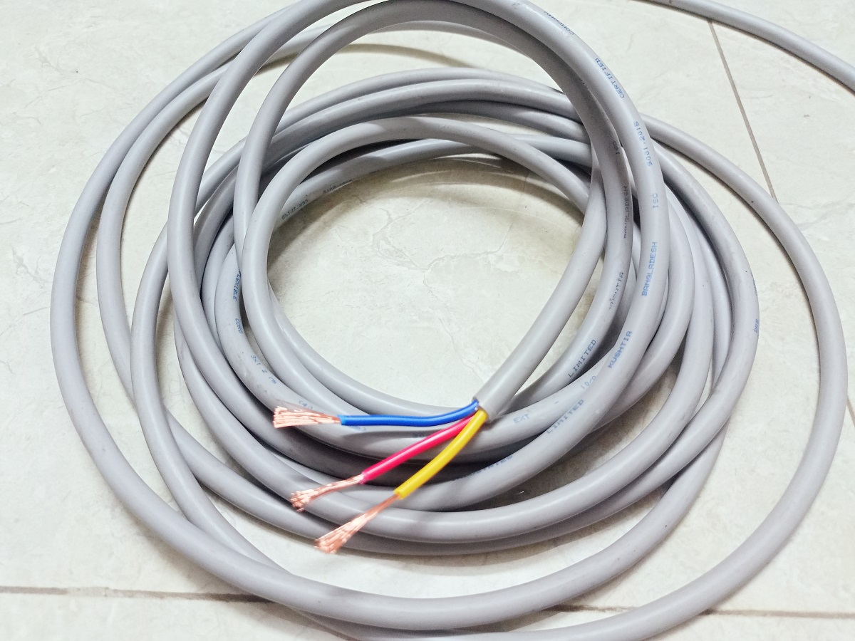 BRB Three Core Cable 40/76-1.2 RM*3-12 Feet Flexible PVC Insulated Copper Wire For AC/DC Electric & Solar Line - Multi Plug - Multi Plug. 