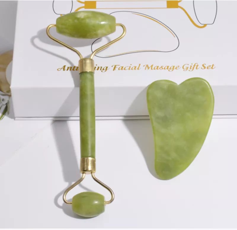 Jade roller and Gua sha set for face. 