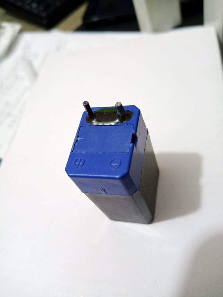 Rechargeable 4v lead acid battery-Small Size. 
