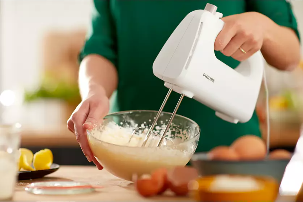 Philips HR3700 Daily Collection Hand Mixer | Egg Beater. 