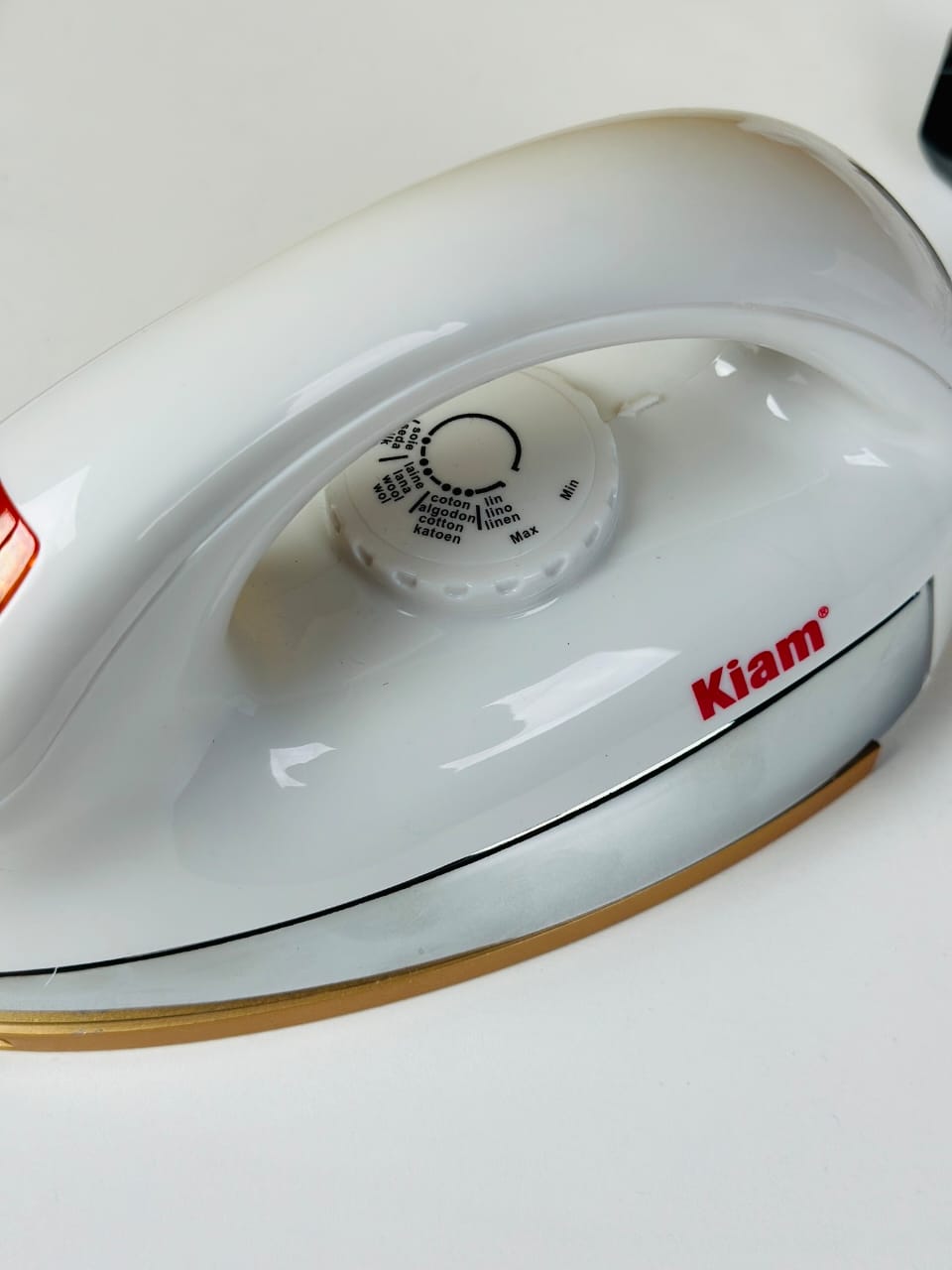 Kiam ES596 1000W Cordless Electric Dry Iron. 