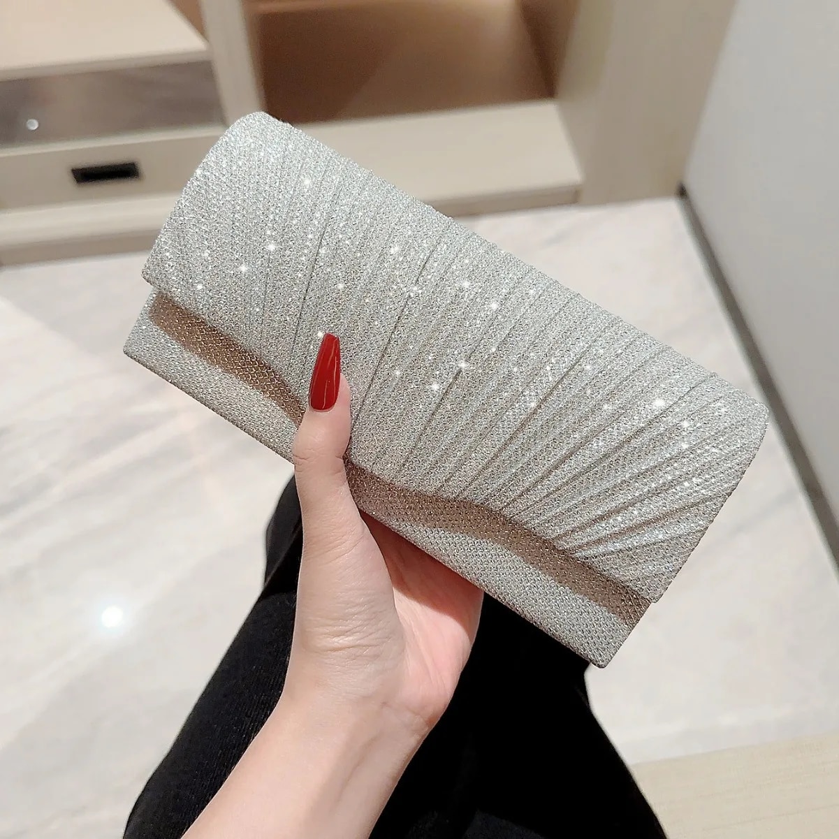 Ladies Glitter Silver Clutch Bag Envelope Evening Bag Fashion Elegant Long Purse Women Chain Shoulder Bags Wedding Party Handbag. 