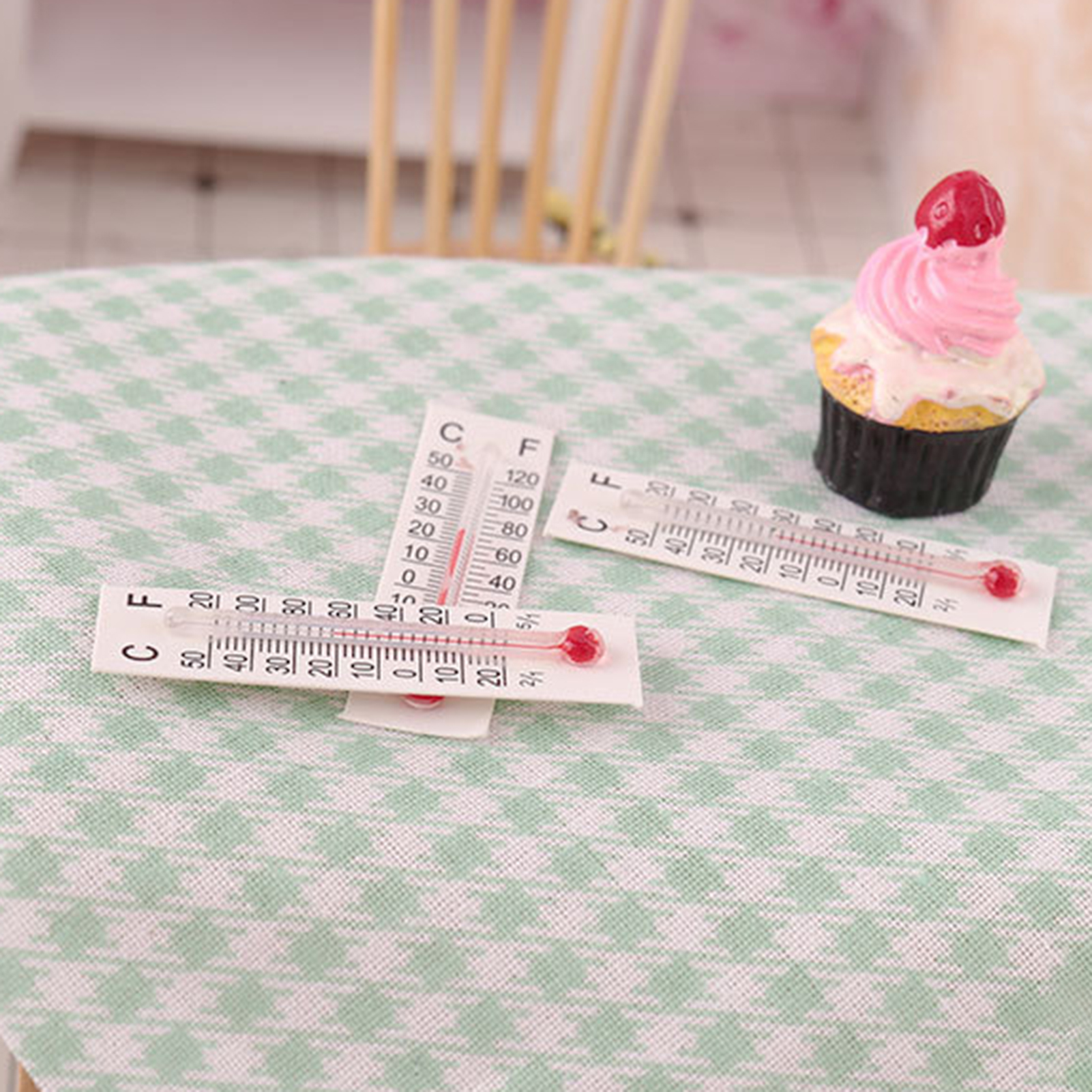 niature Paper Cardboard Thermometer Fade-less niature Paper Thermometer Model. 