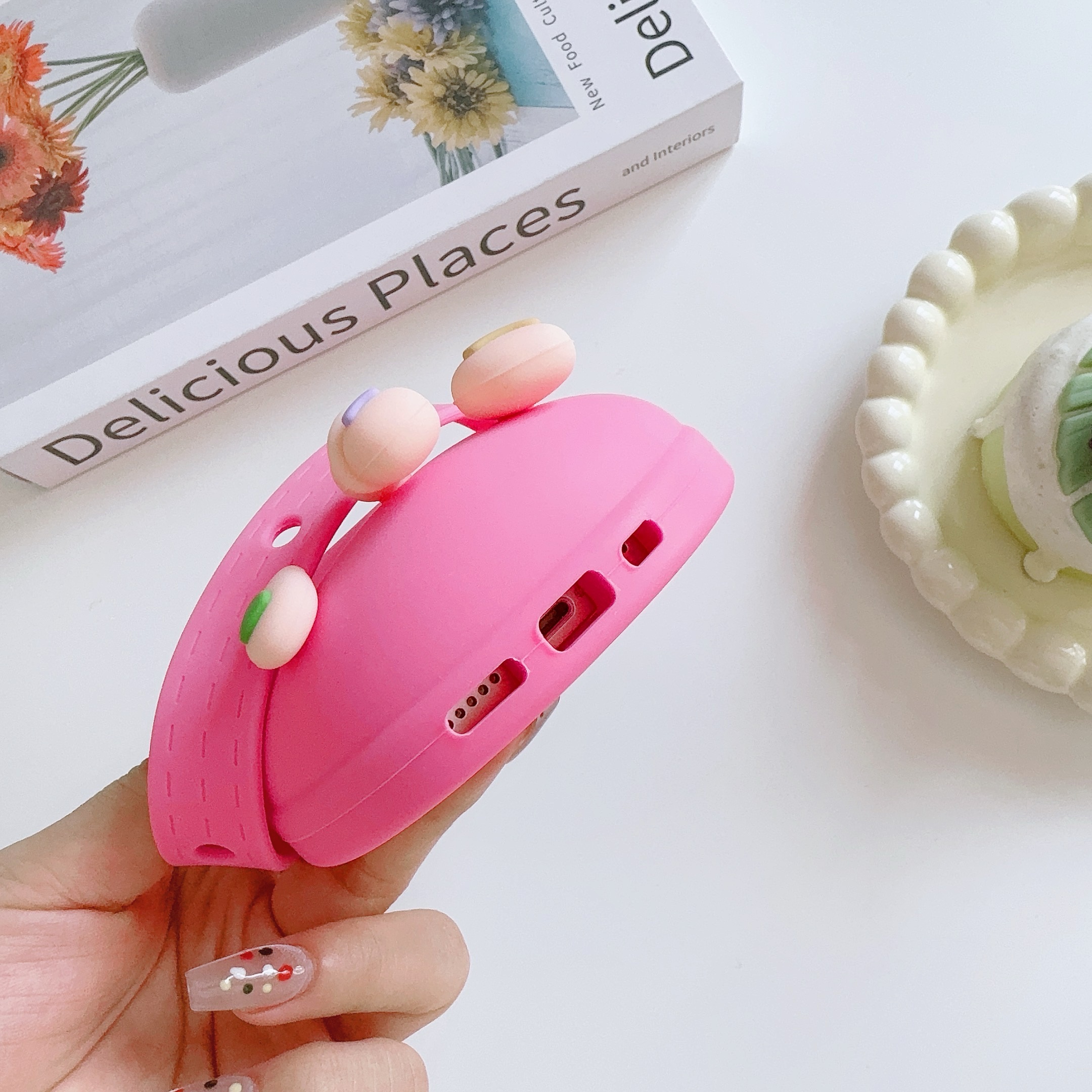 3D Funny DIY Holes Crocs Toes Charms Slippers Summer Soft Silicorelaxne Phone Case for iPhone 11 12 13 14 15 Pro Max Breathable Cover. 