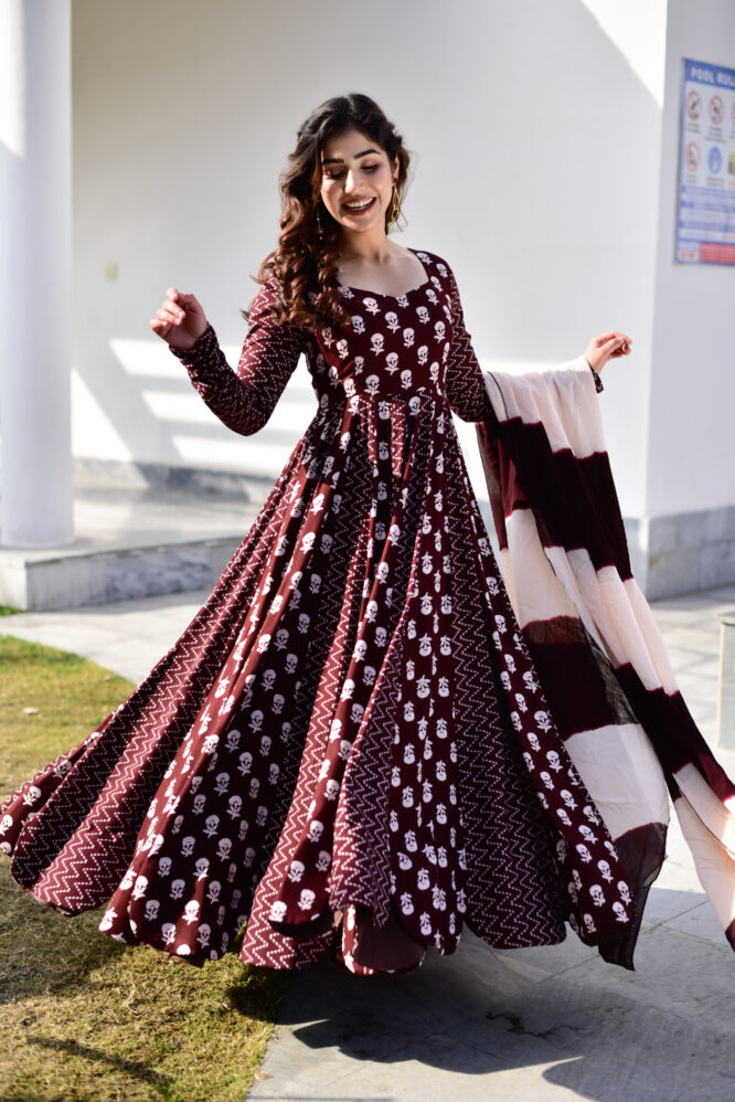 Malmal Dupatta with Beautiful Long Anarkali Suit. 