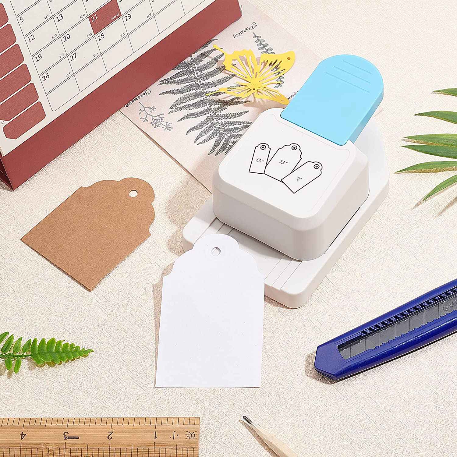 Tag Punch Gift Tag Puncher 3 in 1 Paper Craft Tag Punch Tag Shape Lever Action Craft Punch for Paper Crafting Round. 
