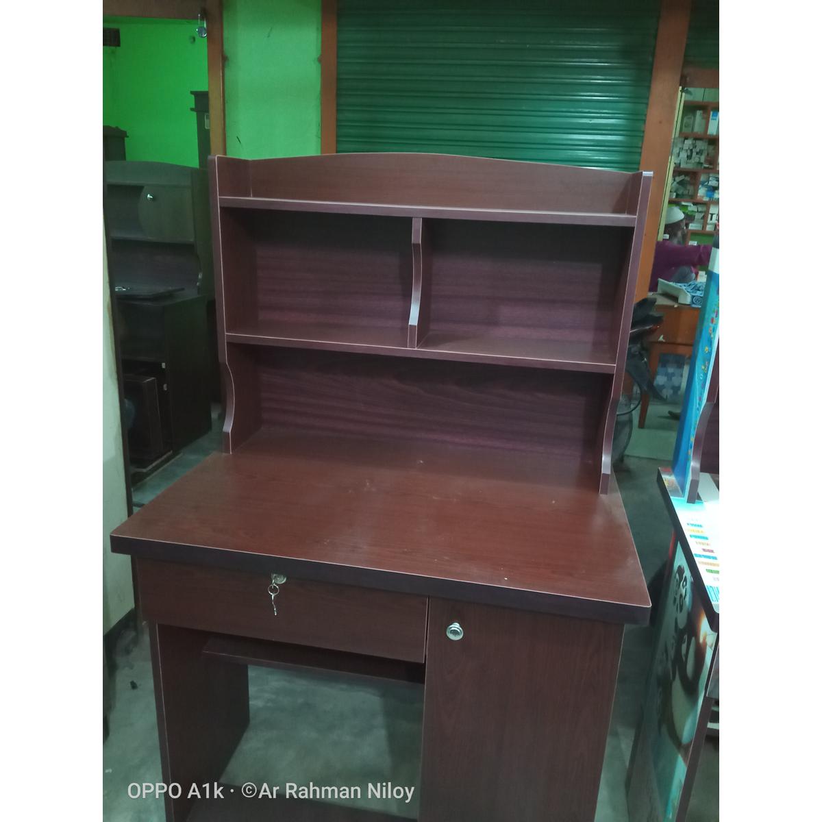 Reading Table partex melamine bord ( hight-50inche wide-33)
