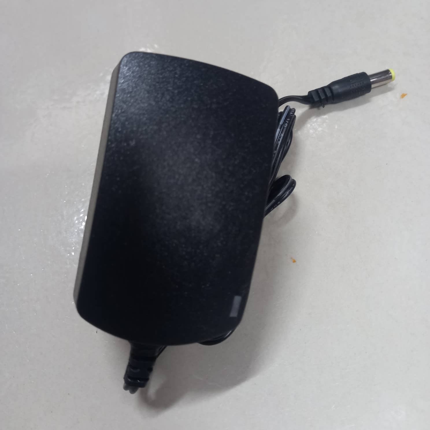 6V 2A WHITE/BLACK AC 220V To DC 6V 2A Power Supply Adapters Chargers 6V 2Aamp Chargers Adaptors For Camera LED Strip Lights. 