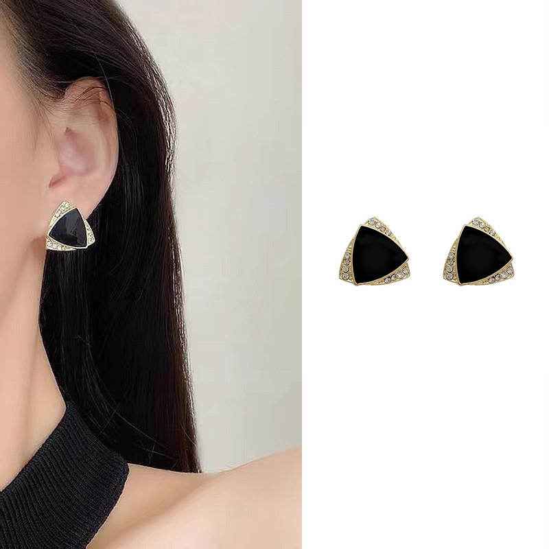 New 2024 Luxury Geometric Rhinestone Triangle Earrings Gold Metal Elegant Women Jewelry Accessories