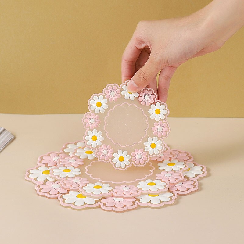 1Pcs 2Colors Small Fresh Daisy Silicone Insulation Pad Pvc Table Mat High Temperature Resistant Scalding Pot Mat Flower Coasters. 