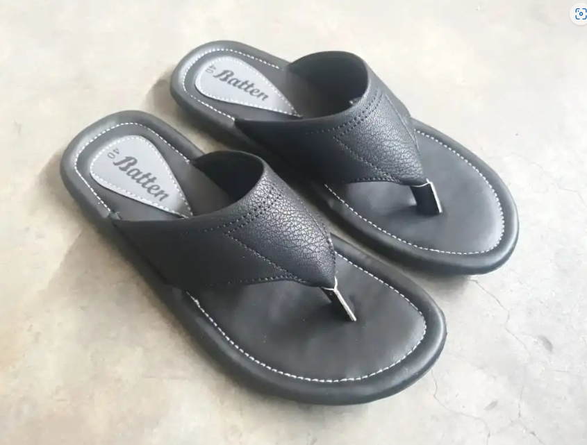 Fashionable Leather Sandal for Men (Black). 