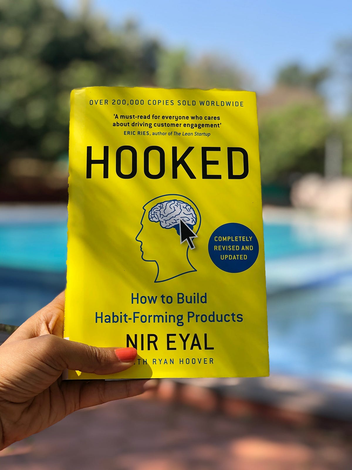 Hooked: How to Build Habit-Forming Products by Nir Eyal - Premium - Paperback. 