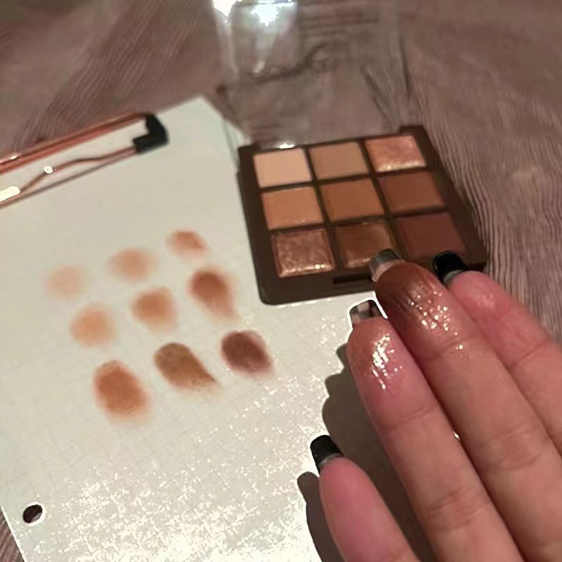 Chocolate Warm Brown Eyeshadow INS with the same nine-color eyeshadow palette, matte orange brown earth color, pearlescent burst nine-square grid. 