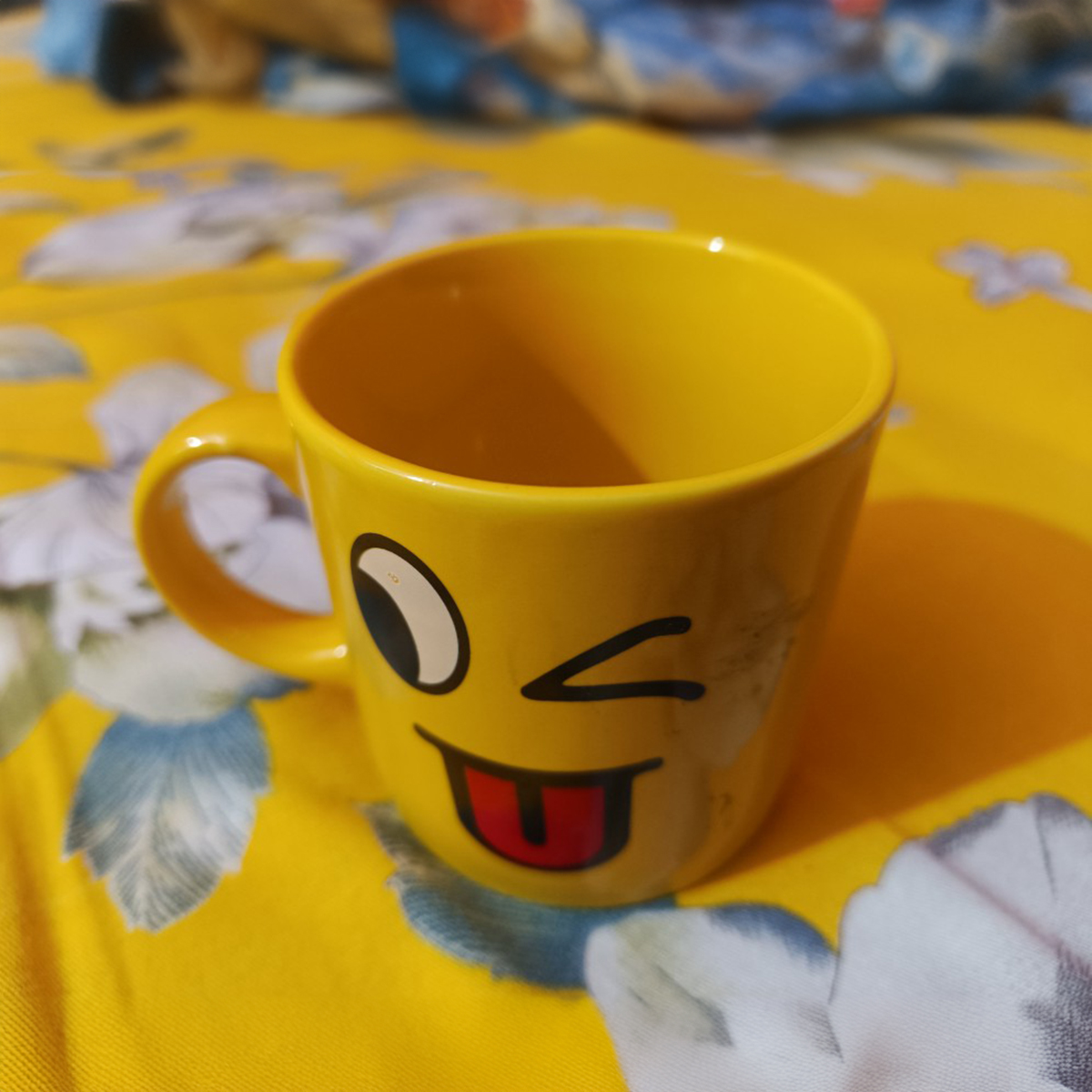 Emoji Ceramic Mug (Yellow) - Add A Touch Of Fun To Your Beverage Enjoyment With This Stylish Emoji Mug. 