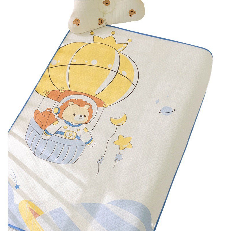 Large size lathe cute cartoon waterproof urine separating mat, soft and leak proof, washable baby mat. 