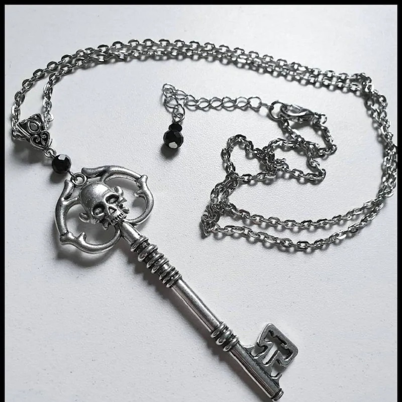Goth Antique Silver Color Skeleton Key Necklace Creativity Pendant
