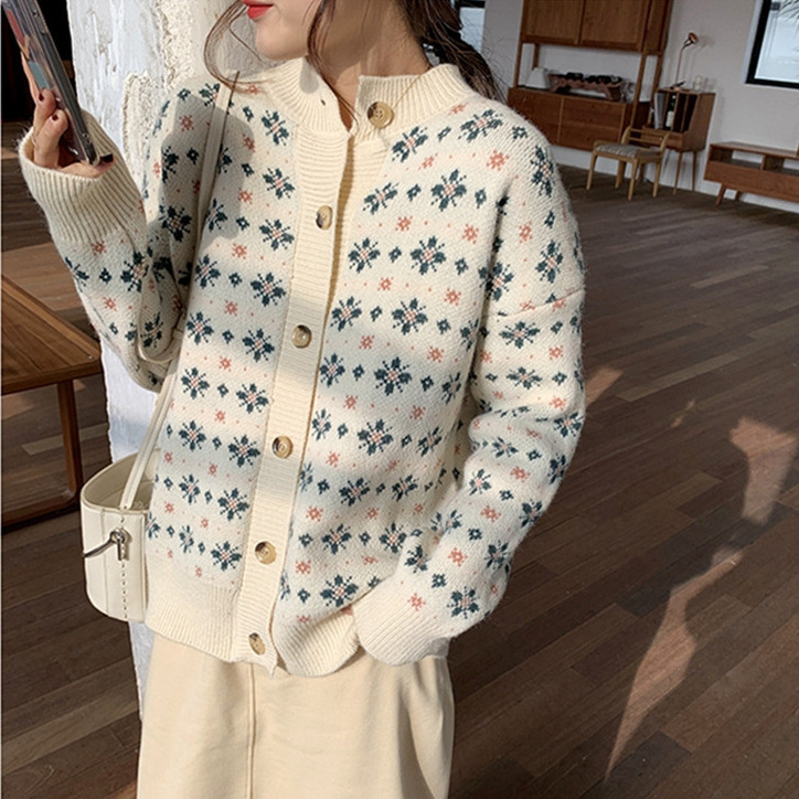Korean Style Autumn and Winter New Small Floral Contrast Color Knitted Cardigan Outerwear Loose and Lazy Style All-Matching Graceful Sweater Coat. 