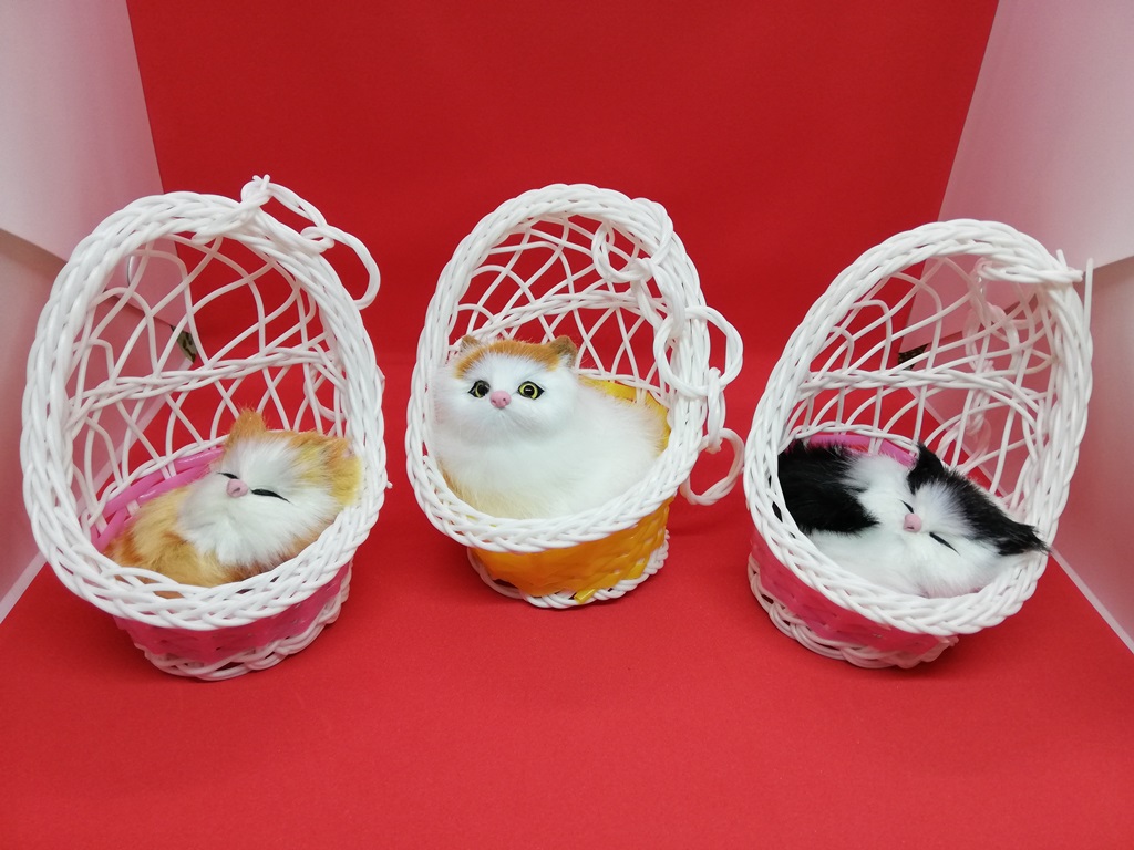 Basket Cat with Sound. 