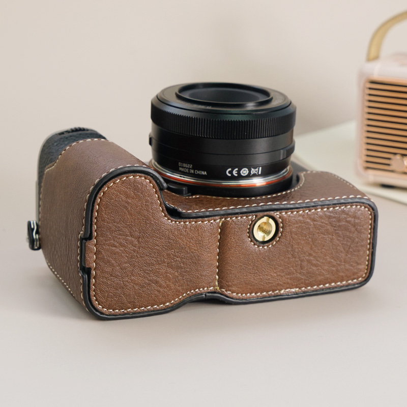 Camera Half Case Base Camera Cover baseplate Protector Bag for Sony A7C II Mark II A7CII A7CR Leather Strap Pouch 1/4Screw. 