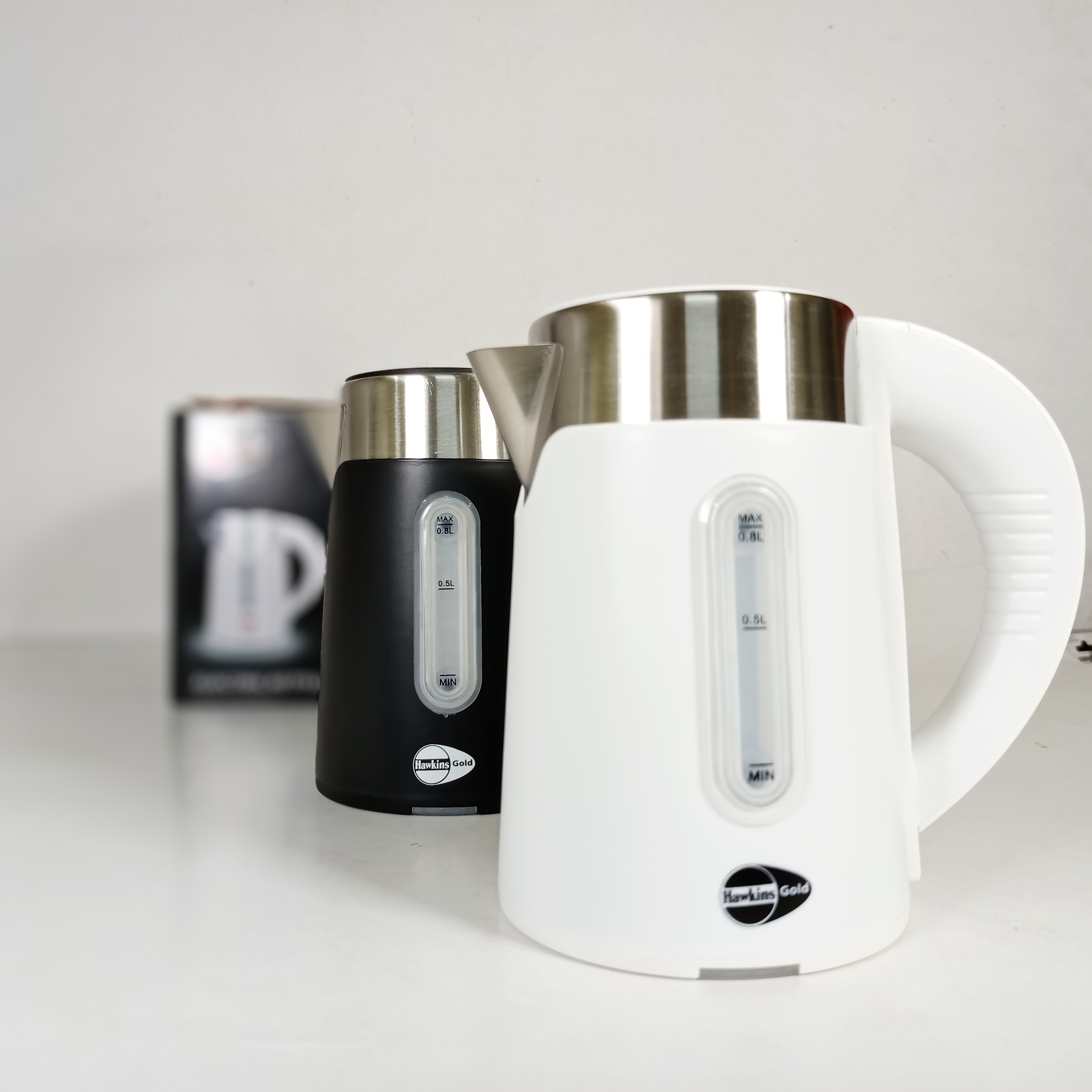 Electric kettle of standard design, capacity 0.8L. with automatic short off  & 800 watt.. 