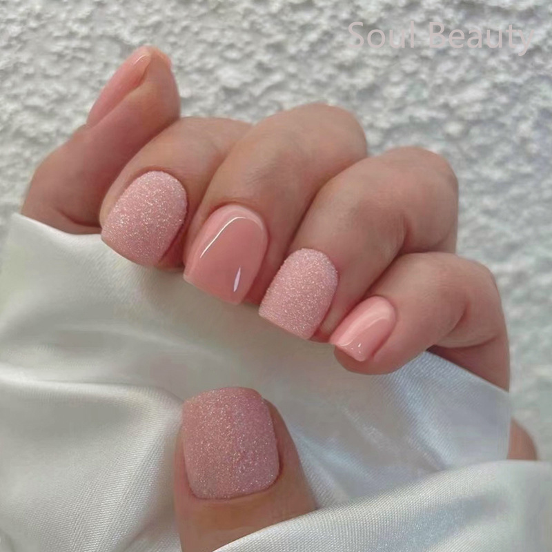 24pcs Short Ballet Silver Metal Nails Solid Color Glossy Artificial Press-on Nails Full Coverage Waterproof False Nail Art. 