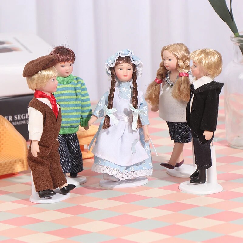 【The road to happiness Store】1:12 Dollhouse beautiful Miniature Porcelain Little Pretty Boys. 