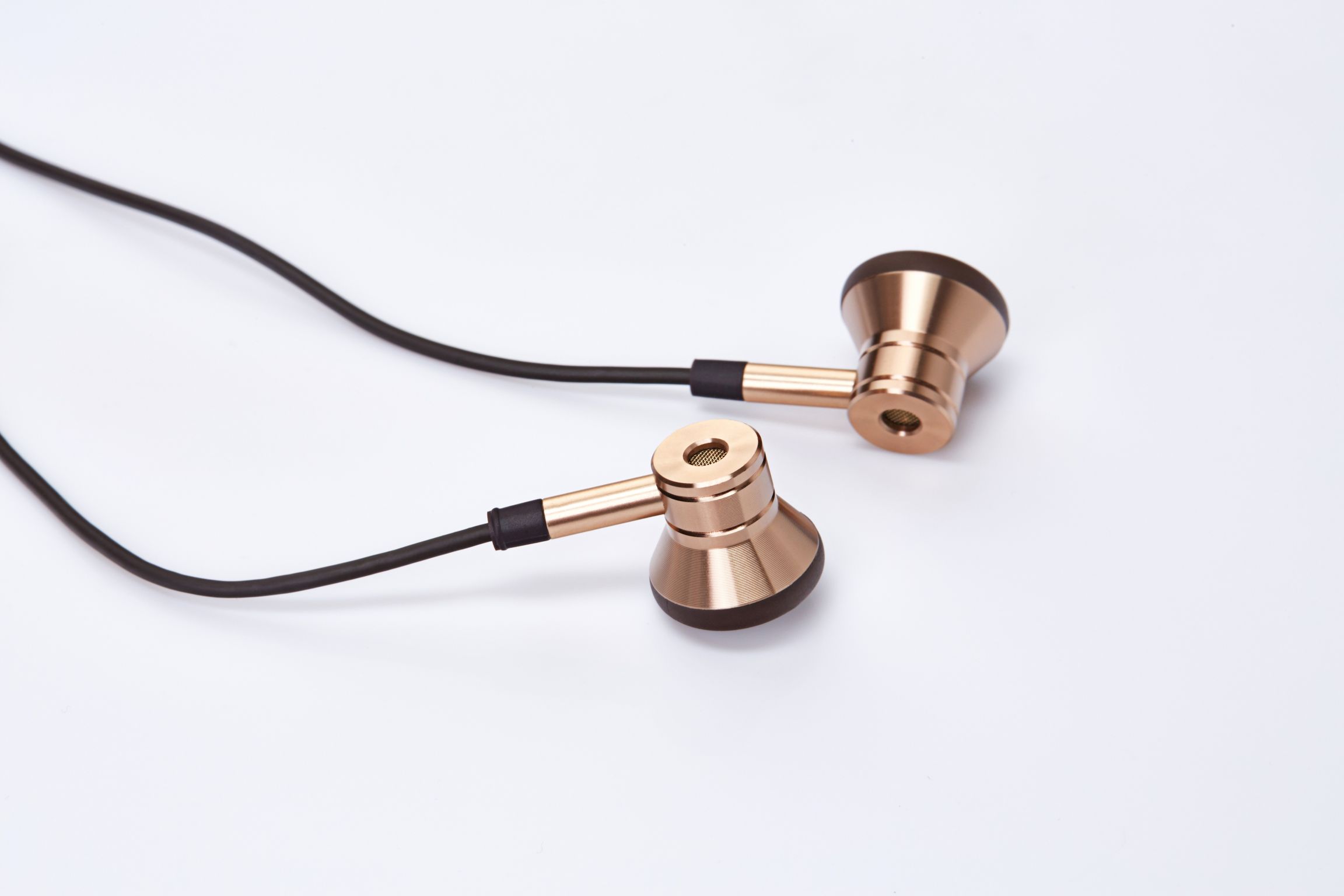 1More Piston Pod Headphone with Remote Mic. 