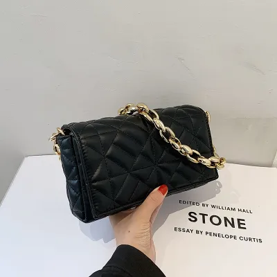 Chunky chain strap quilted shoulder online bag