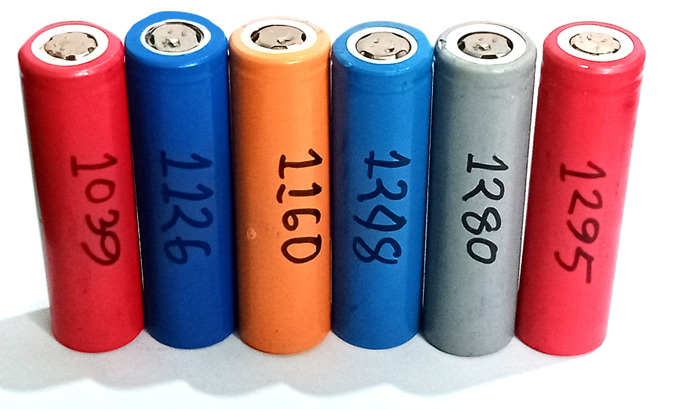 1000-1299 mAh 5 Pic Lithium ion battery . Rechargeable old laptop battery cell. Easy to Use.. 