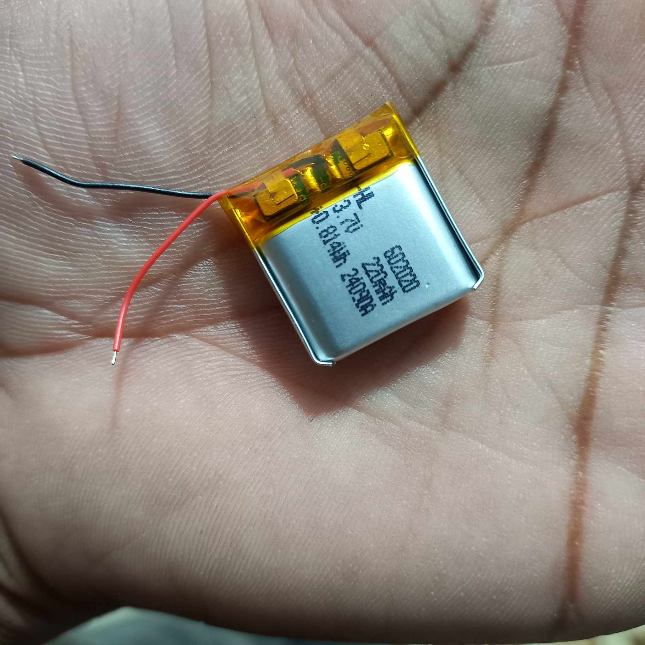 BLUETOOTH Headphone Battery 3.7V 220mAh Rechargeable Battery 3.7V Battery Size 20x20x6mmLithium Polymer Rechargeable Battery 3.7V Battery For Bluetooth Earphone Lipo Battery. 